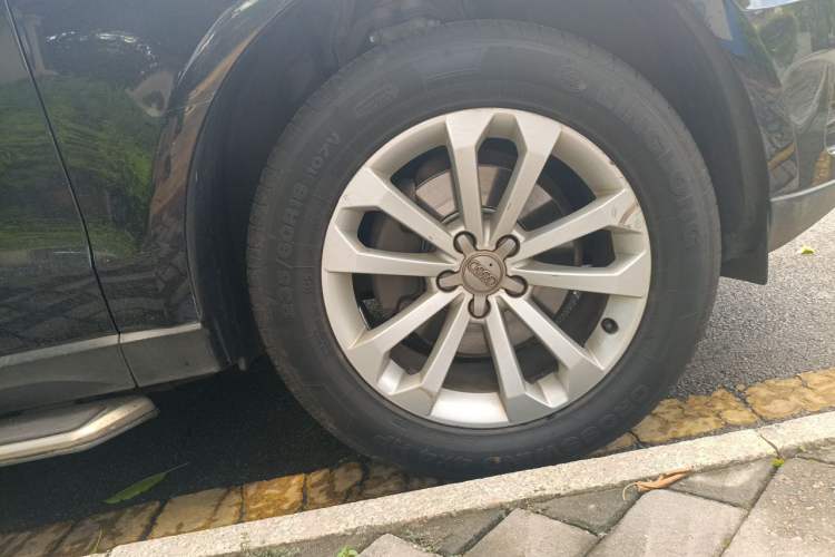 Used Audi Q5 2013 40 TFSI Technology Edition Right Front Wheel Hub