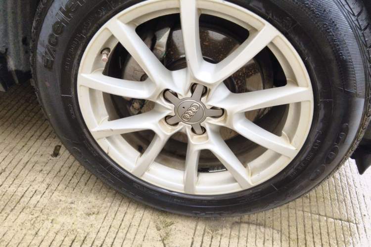Used Audi Q5 2013 40 TFSI Ambition Right Front Wheel Hub