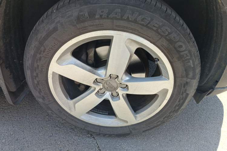 Used Audi Q5 2013 40 TFSI Technology Edition Right Front Wheel Hub