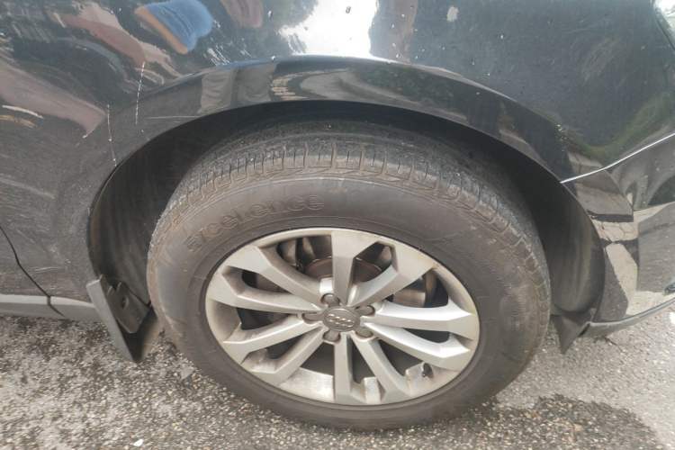 Used Audi Q5 2013 40 TFSI Technology Edition Right Front Wheel Hub