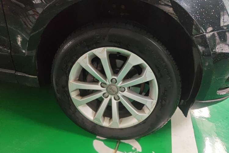 Used Audi Q5 2013 40 TFSI Technology Edition Right Front Wheel Hub