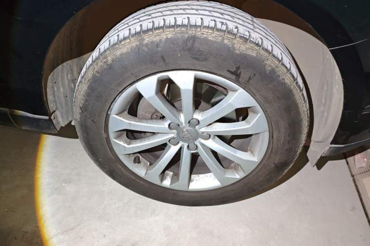 Used Audi Q5 2013 40 TFSI Technology Edition Right Front Wheel Hub