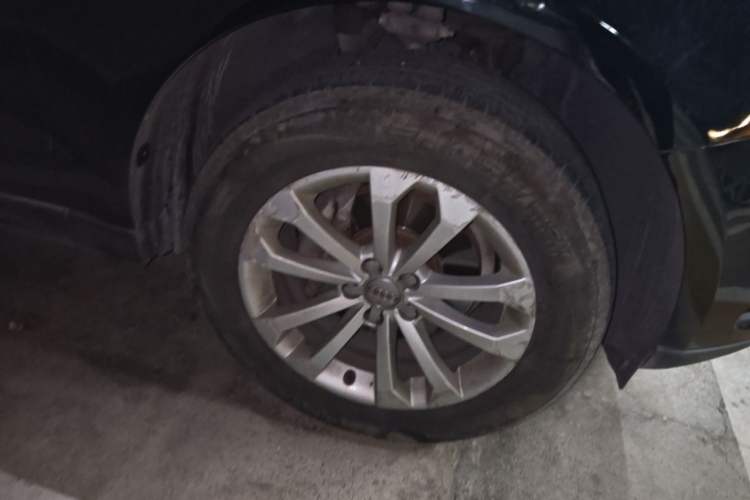 Used Audi Q5 2013 40 TFSI Technology Edition Right Front Wheel Hub