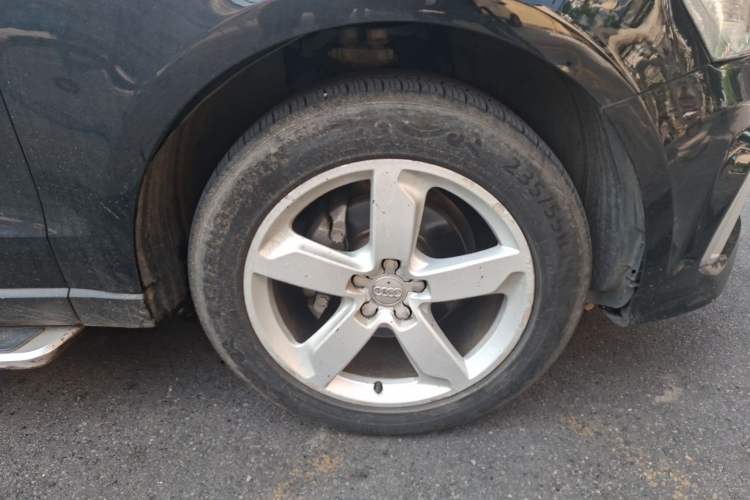 Used Audi Q5 2013 40 TFSI Comfort Edition Right Front Wheel Hub