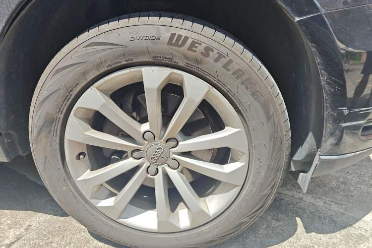 Used Audi Q5 2013 40 TFSI Technology Edition Right Front Wheel Hub