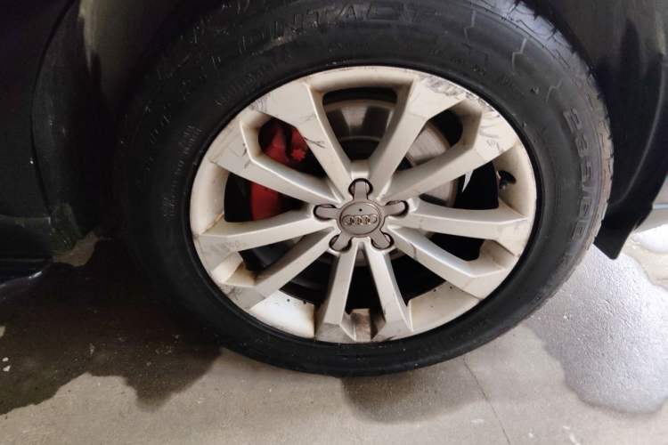 Used Audi Q5 2013 40 TFSI Technology Edition Right Front Wheel Hub