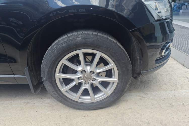 Used Audi Q5 2013 40 TFSI Technology Edition Right Front Wheel Hub