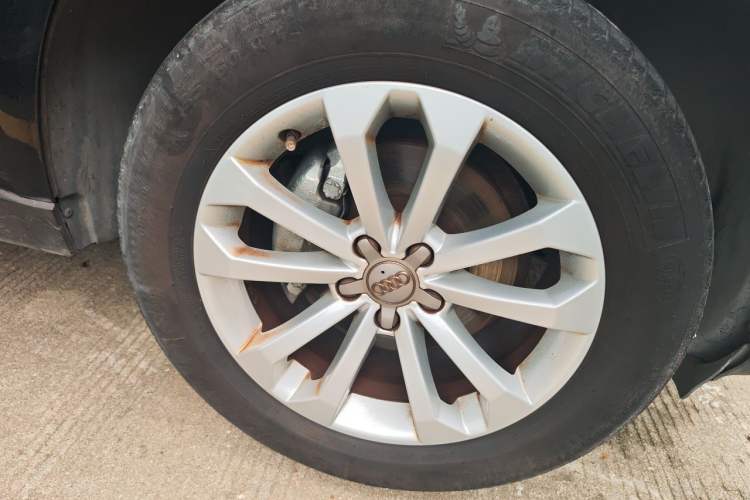Used Audi Q5 2013 40 TFSI Technology Edition Right Front Wheel Hub