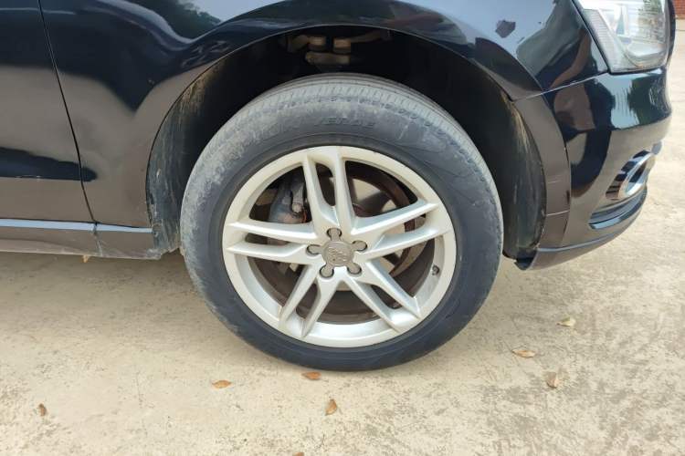Used Audi Q5 2013 40 TFSI Ambition Right Front Wheel Hub