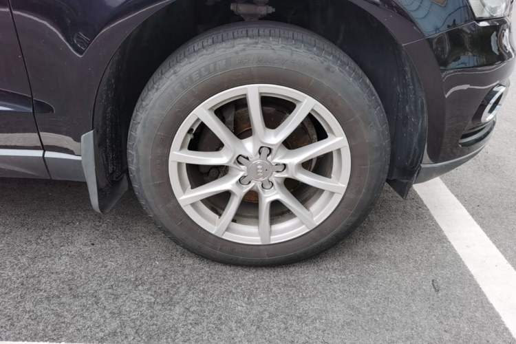 Used Audi Q5 2013 40 TFSI Ambition Right Front Wheel Hub