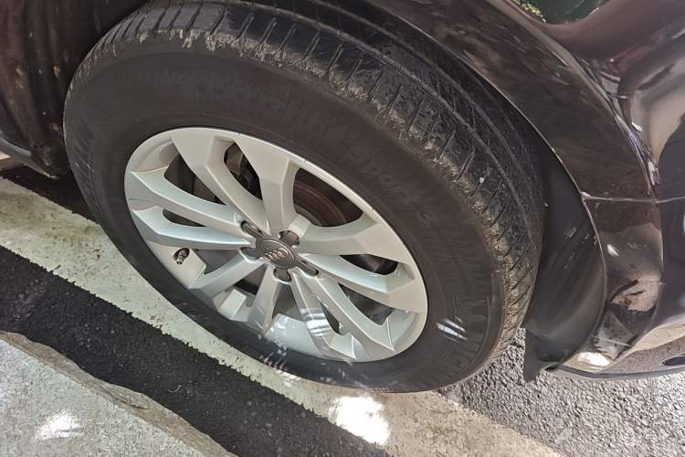 Used Audi Q5 2013 40 TFSI Technology Edition Right Front Wheel Hub