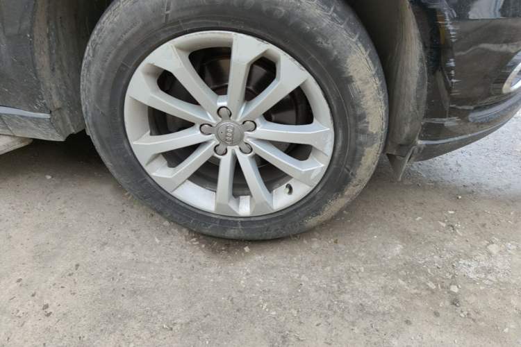 Used Audi Q5 2013 40 TFSI Technology Edition Right Front Wheel Hub