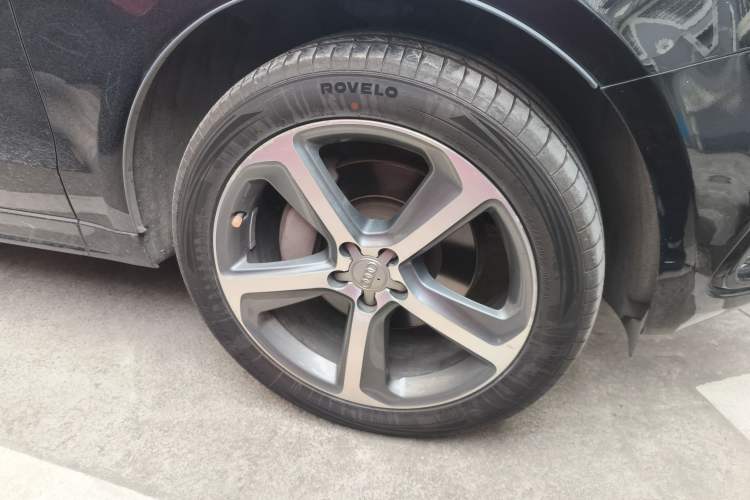 Used Audi Q5 2013 45 TFSI quattro Sport Edition Right Front Wheel Hub