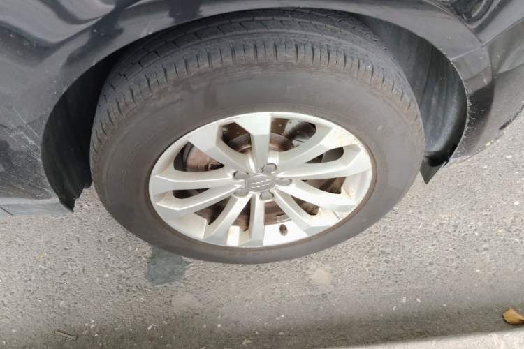 Used Audi Q5 2013 40 TFSI Technology Edition Right Front Wheel Hub
