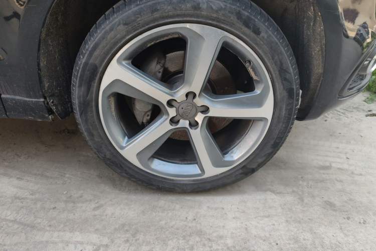 Used Audi Q5 2013 45 TFSI quattro Sport Edition Right Front Wheel Hub