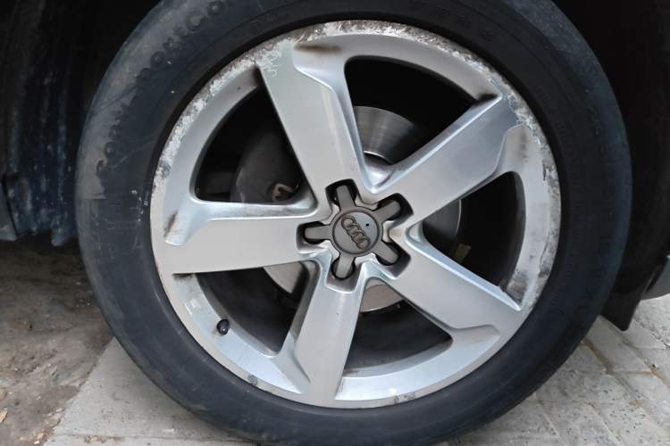 Used Audi Q5 2013 40 TFSI Technology Edition Right Front Wheel Hub