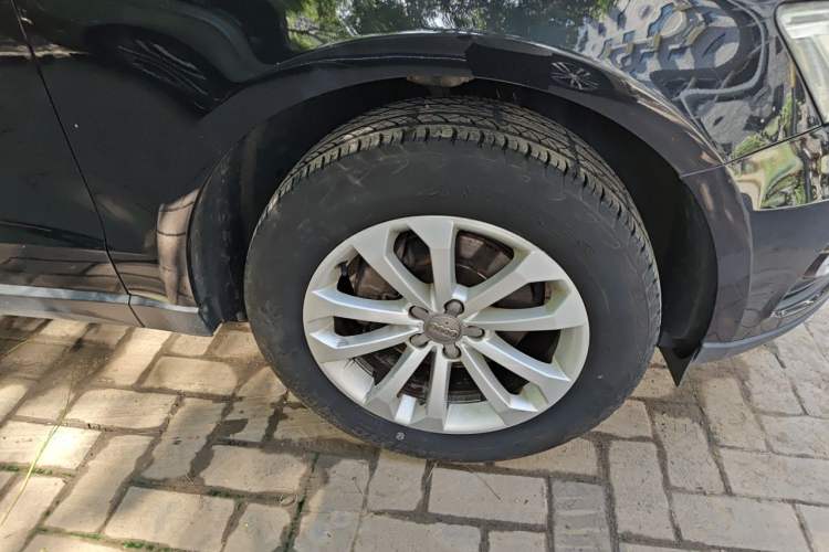 Used Audi Q5 2013 40 TFSI Technology Edition Right Front Wheel Hub