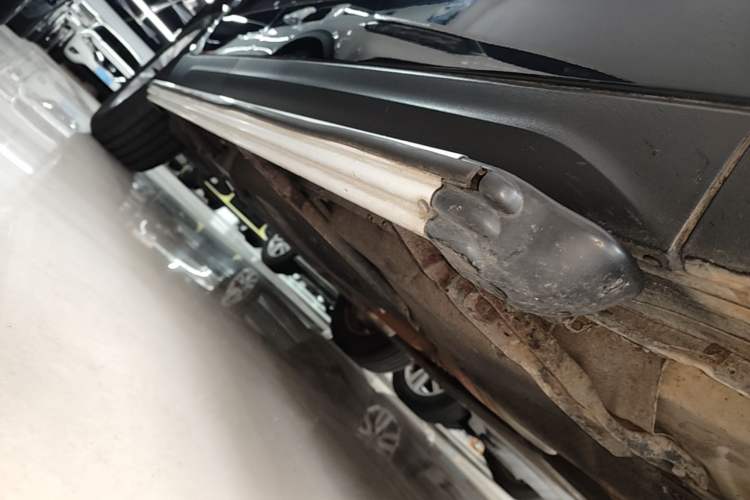 Used Audi Q5 2013 40 TFSI Technology Edition Right Side Sill