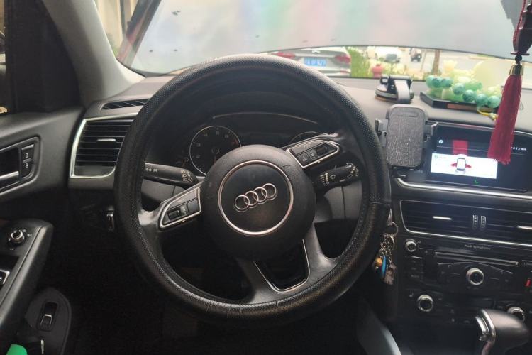 Used Audi Q5 2013 40 TFSI Technology Edition Steering Wheel