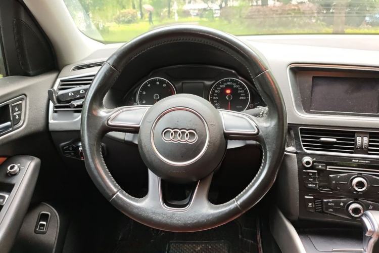 Used Audi Q5 2013 40 TFSI Ambition Steering Wheel