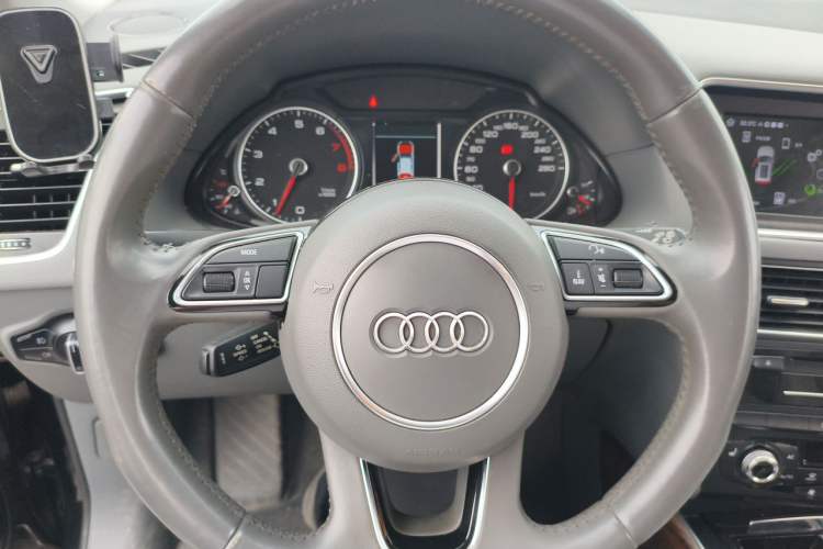 Used Audi Q5 2013 40 TFSI Comfort Edition Steering Wheel