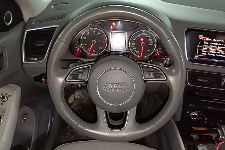 Used Audi Q5 2013 45 TFSI quattro Sport Edition Steering Wheel