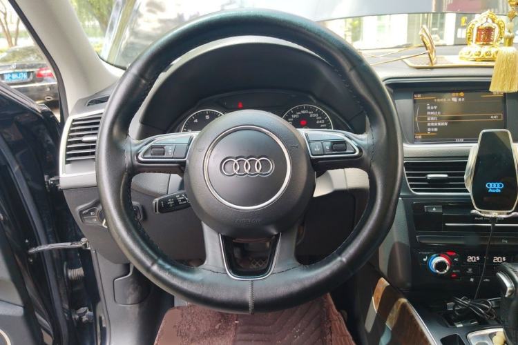 Used Audi Q5 2013 40 TFSI Comfort Edition Steering Wheel