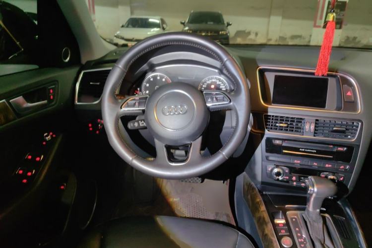 Used Audi Q5 2013 40 TFSI Comfort Edition Steering Wheel