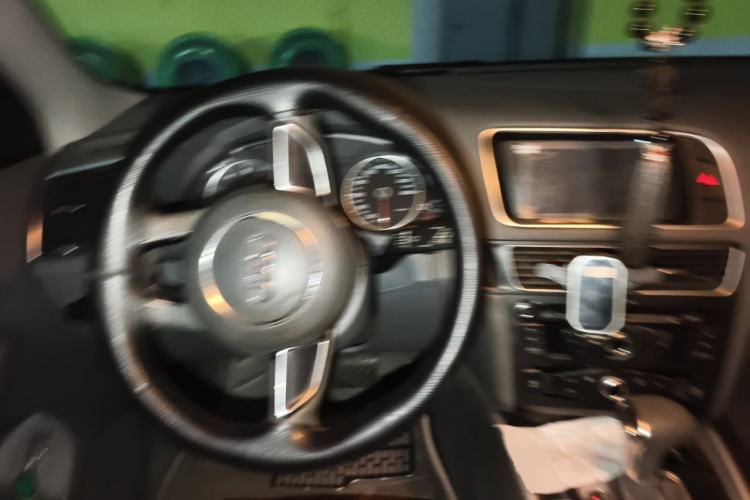 Used Audi Q5 2013 40 TFSI Ambition Steering Wheel