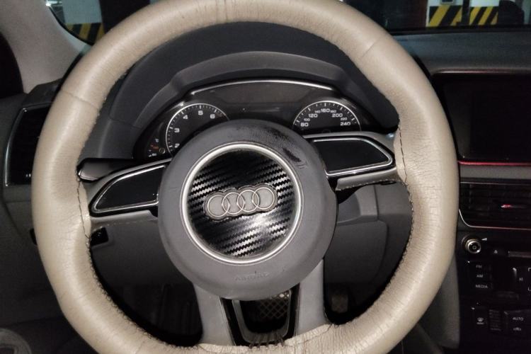 Used Audi Q5 2013 40 TFSI Ambition Steering Wheel