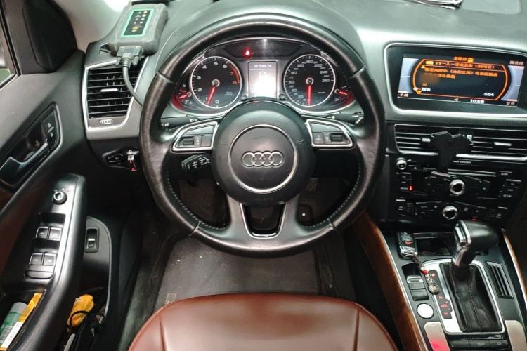 Used Audi Q5 2013 40 TFSI Ambition Steering Wheel
