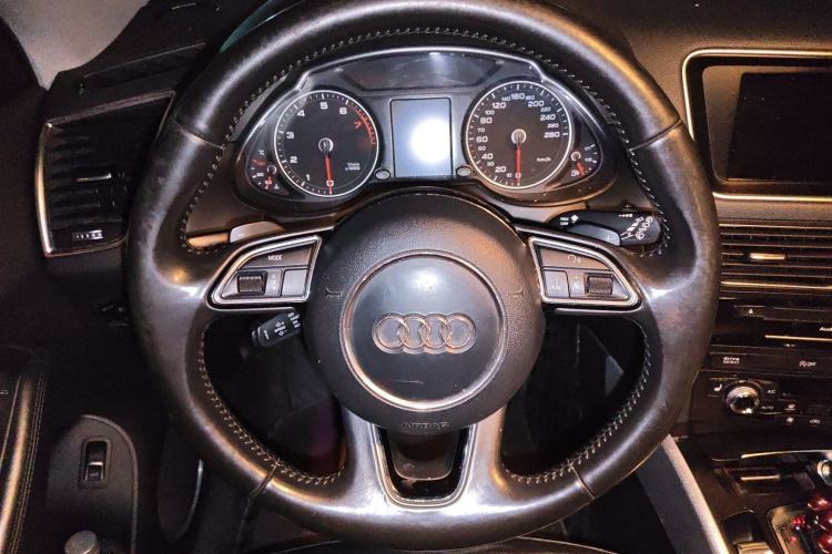 Used Audi Q5 2013 45 TFSI quattro Sport Edition Steering Wheel