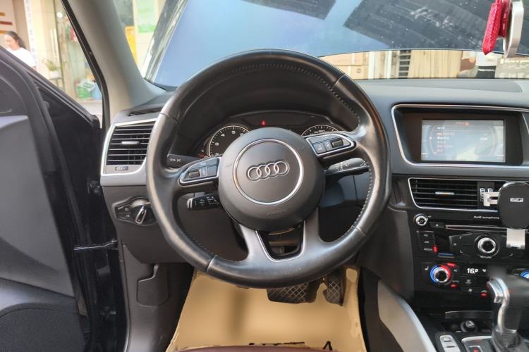 Used Audi Q5 2013 40 TFSI Technology Edition Steering Wheel