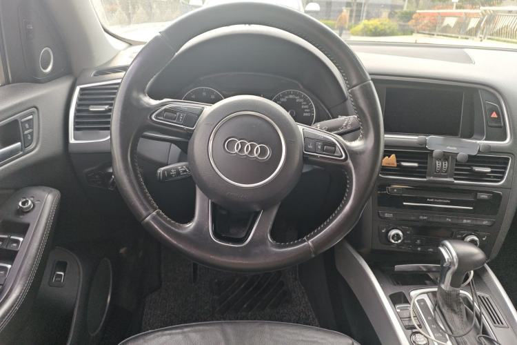 Used Audi Q5 2013 45 TFSI quattro Sport Edition Steering Wheel