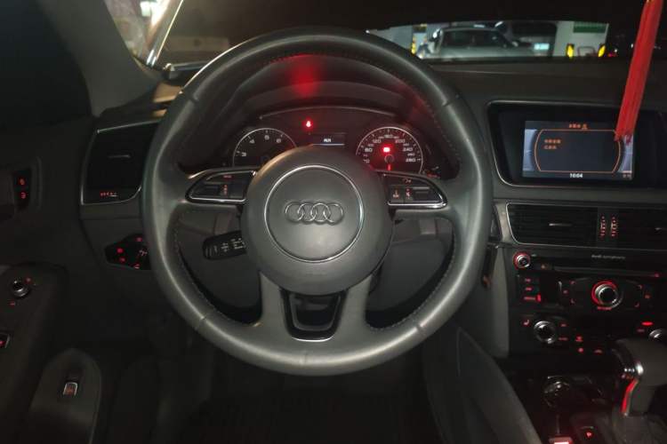 Used Audi Q5 2013 40 TFSI Technology Edition Steering Wheel