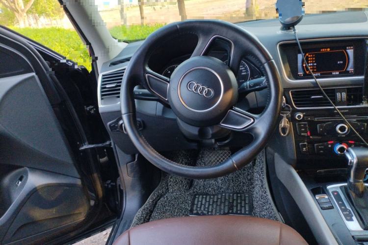 Used Audi Q5 2013 40 TFSI Ambition Steering Wheel