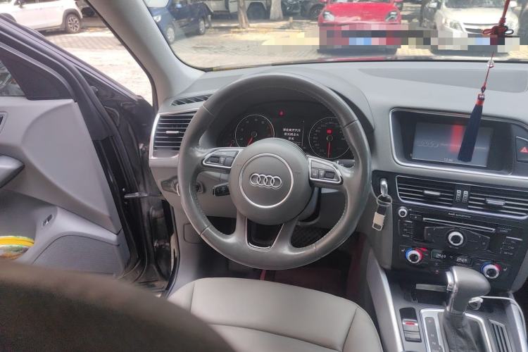 Used Audi Q5 2013 40 TFSI Technology Edition Steering Wheel