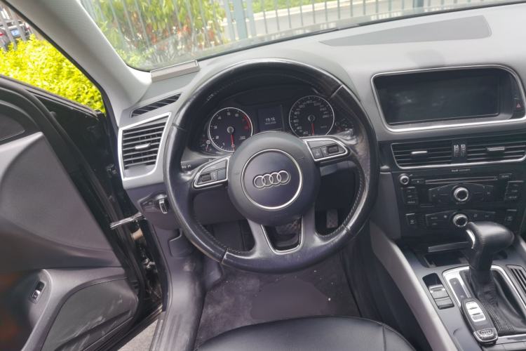 Used Audi Q5 2013 40 TFSI Ambition Steering Wheel