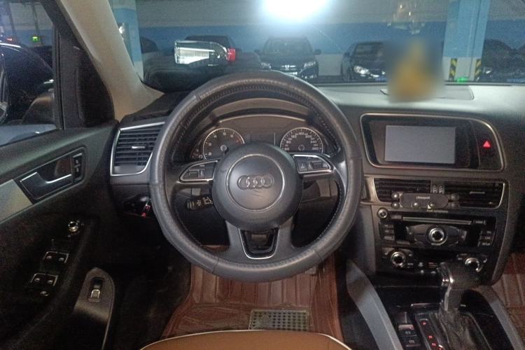 Used Audi Q5 2013 40 TFSI Technology Edition Steering Wheel