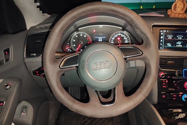 Used Audi Q5 2013 40 TFSI Ambition Steering Wheel