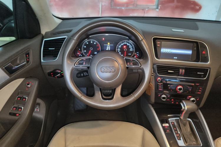 Used Audi Q5 2013 40 TFSI Technology Edition Steering Wheel