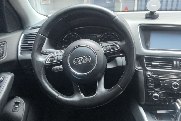 Used Audi Q5 2013 40 TFSI Technology Edition Steering Wheel