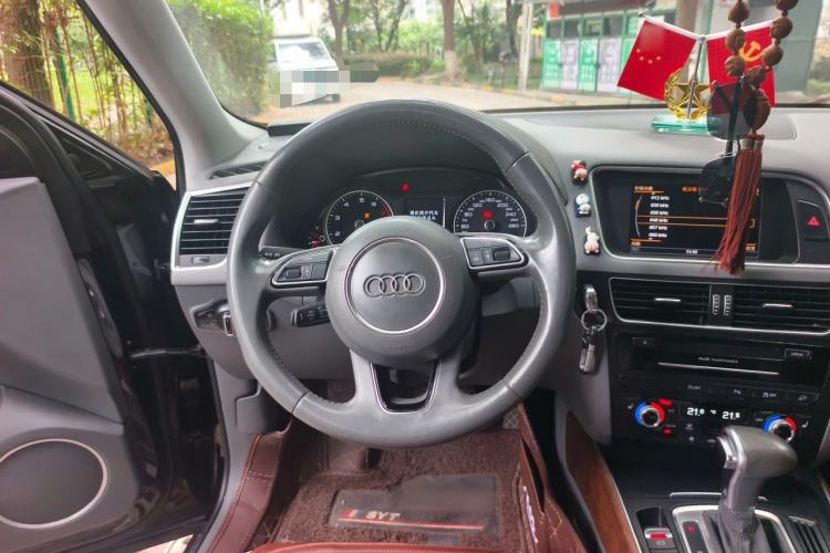 Used Audi Q5 2013 40 TFSI Comfort Edition Steering Wheel