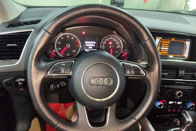 Used Audi Q5 2013 40 TFSI Technology Edition Steering Wheel