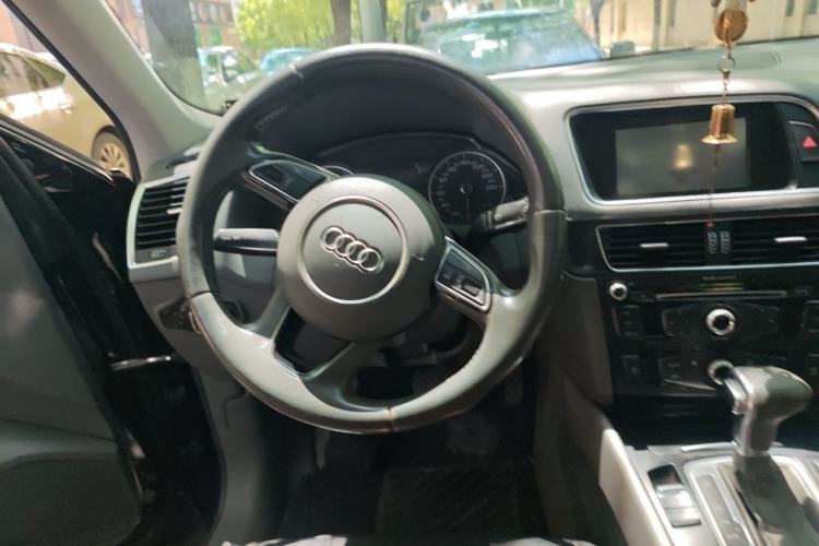 Used Audi Q5 2013 40 TFSI Ambition Steering Wheel