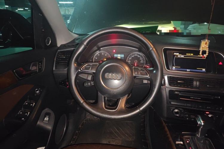 Used Audi Q5 2013 40 TFSI Ambition Steering Wheel
