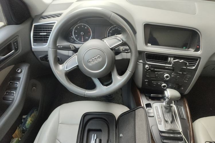 Used Audi Q5 2013 40 TFSI Ambition Steering Wheel