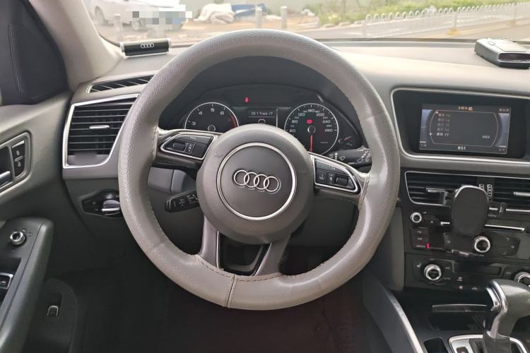 Used Audi Q5 2013 40 TFSI Technology Edition Steering Wheel