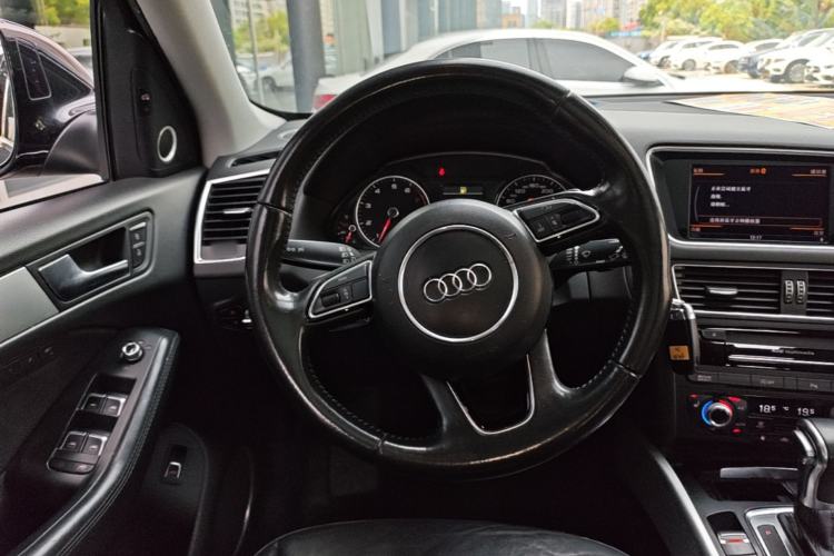 Used Audi Q5 2013 45 TFSI quattro Sport Edition Steering Wheel
