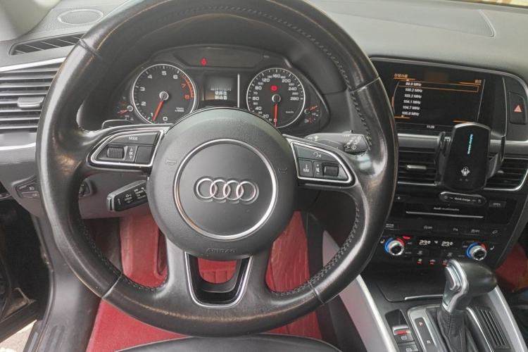 Used Audi Q5 2013 45 TFSI quattro Sport Edition Steering Wheel